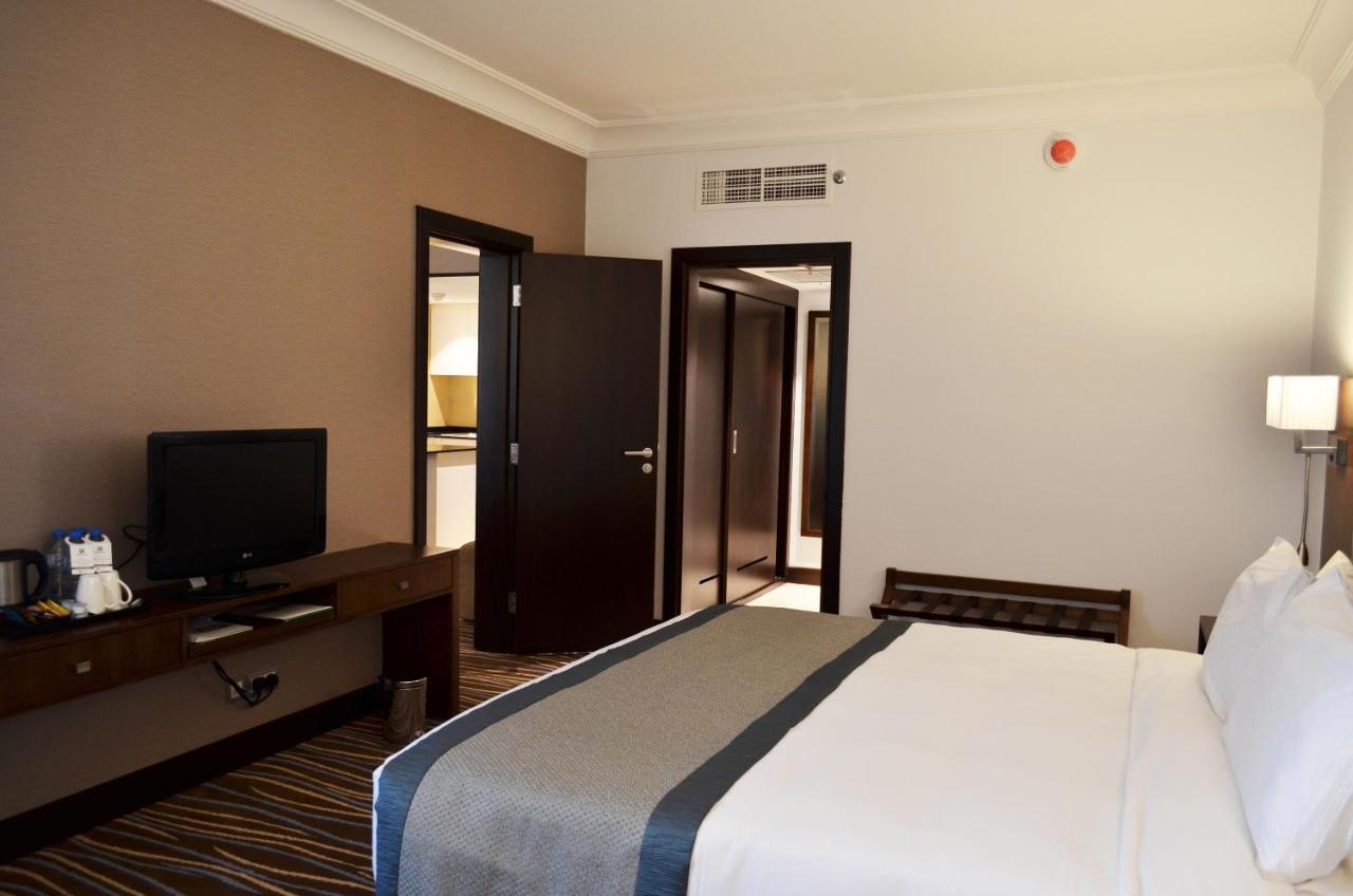 Copthorne Downtown By Millennium Hotell Abu Dhabi Exteriör bild