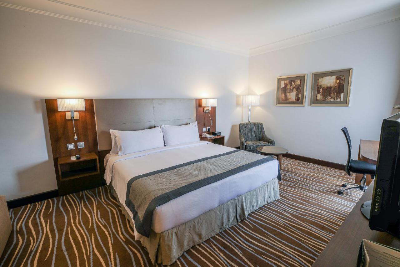 Copthorne Downtown By Millennium Hotell Abu Dhabi Exteriör bild