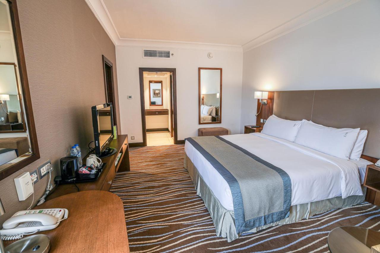Copthorne Downtown By Millennium Hotell Abu Dhabi Exteriör bild